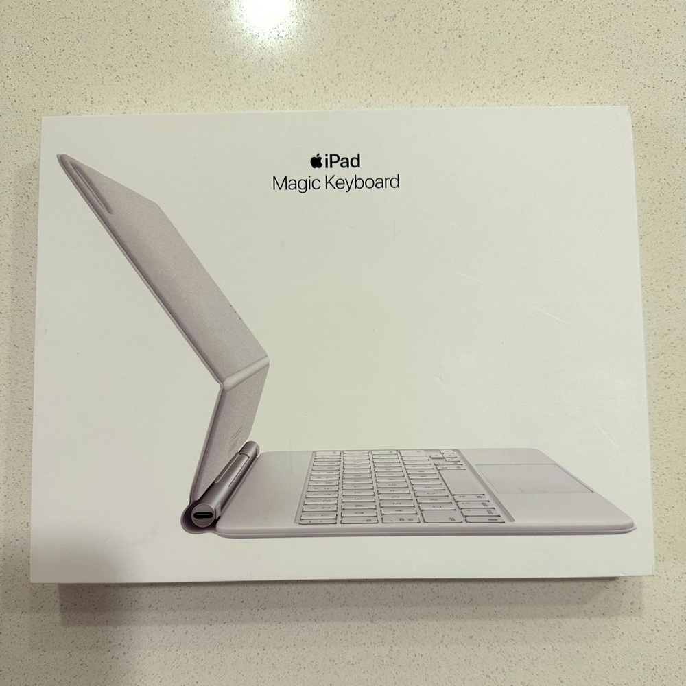 iPad wireless Magic Keyboard